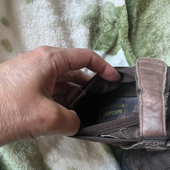 Vibram  Five-Toe Footwear 7 - Picture 3 of 4